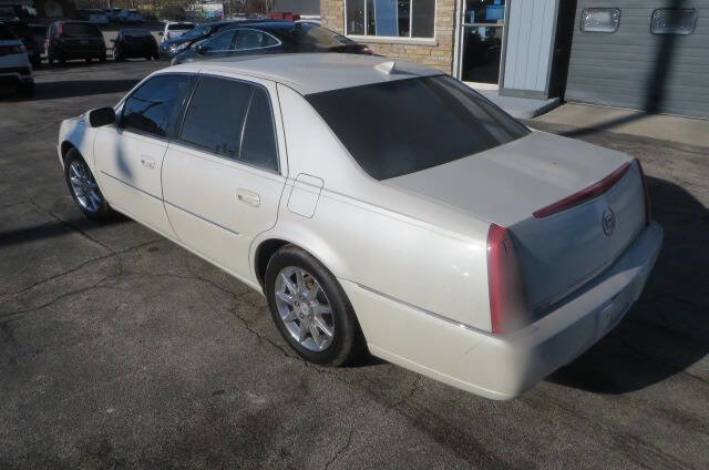 Used 2010 Cadillac DTS Luxury image 26