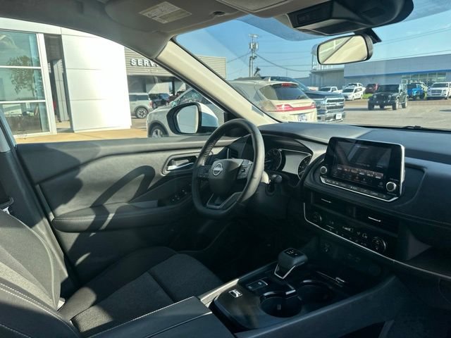 Used 2026 Nissan Rogue SV FWD image 9