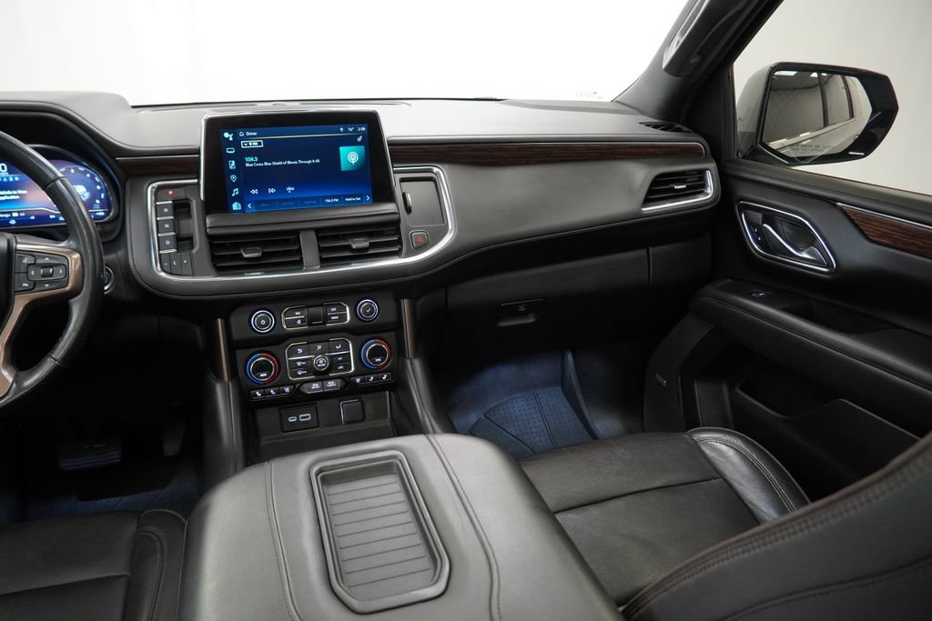 Used 2023 Chevrolet Suburban High Country AWD/4WD image 17