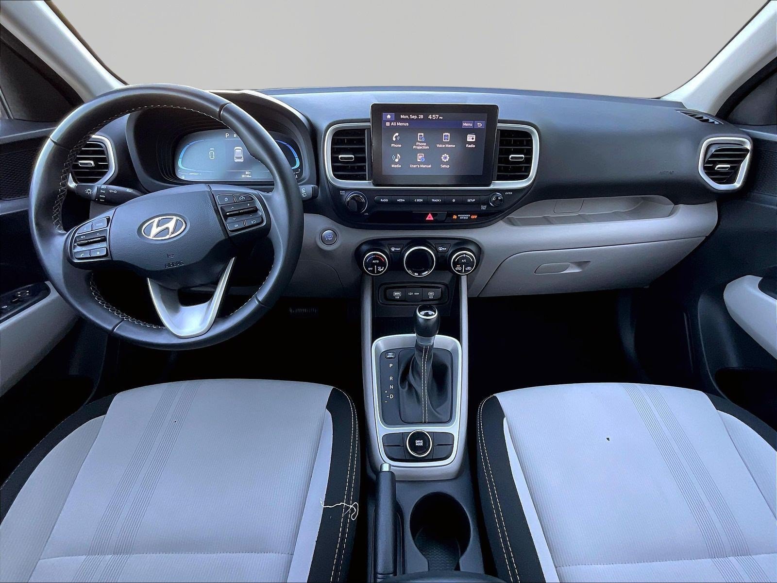 Used 2025 Hyundai Venue SEL FWD image 7