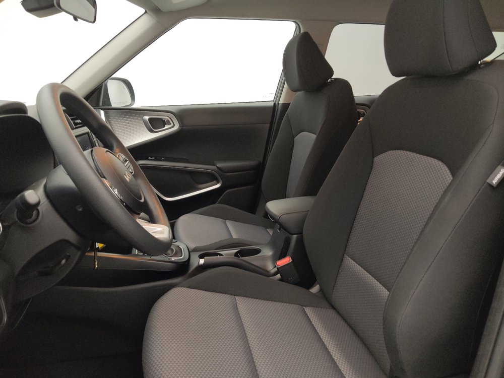 Used 2025 Kia Soul LX w/ LX Technology Package image 17