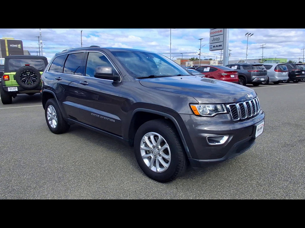Used 2021 Jeep Grand Cherokee Laredo AWD/4WD image 2