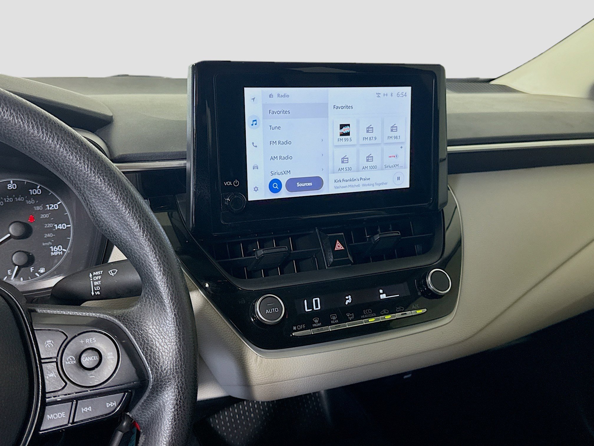 Used 2024 Toyota Corolla LE image 18