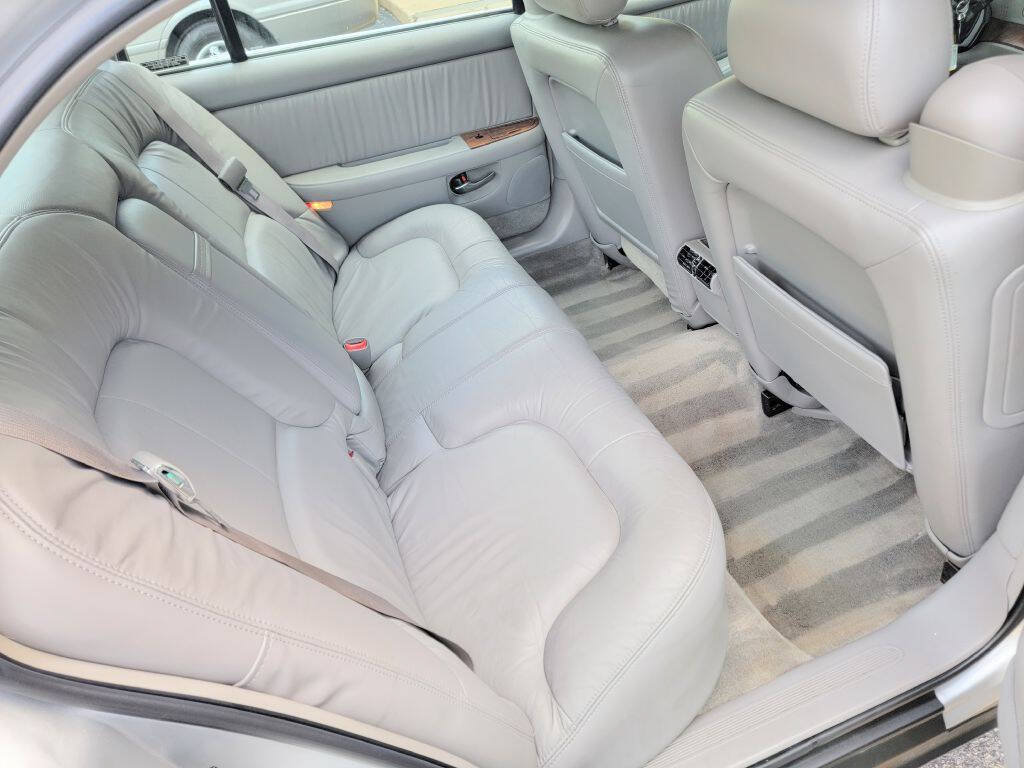 Used 2001 Buick Park Avenue w/ Prestige Pkg FWD image 19