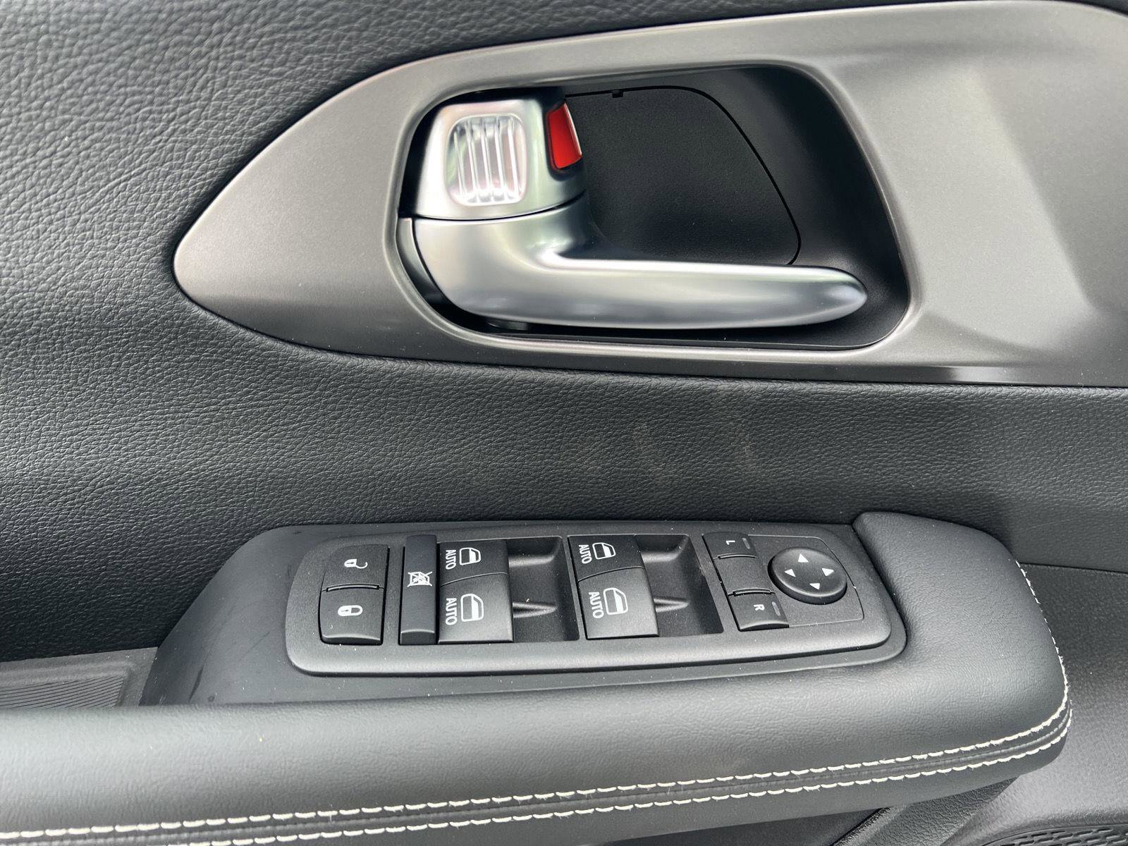 New 2026 Chrysler Voyager LX image 12