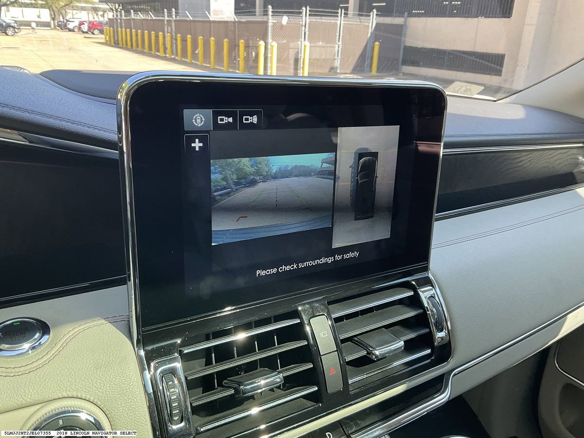 Used 2018 Lincoln Navigator Select w/ Technology Package image 9
