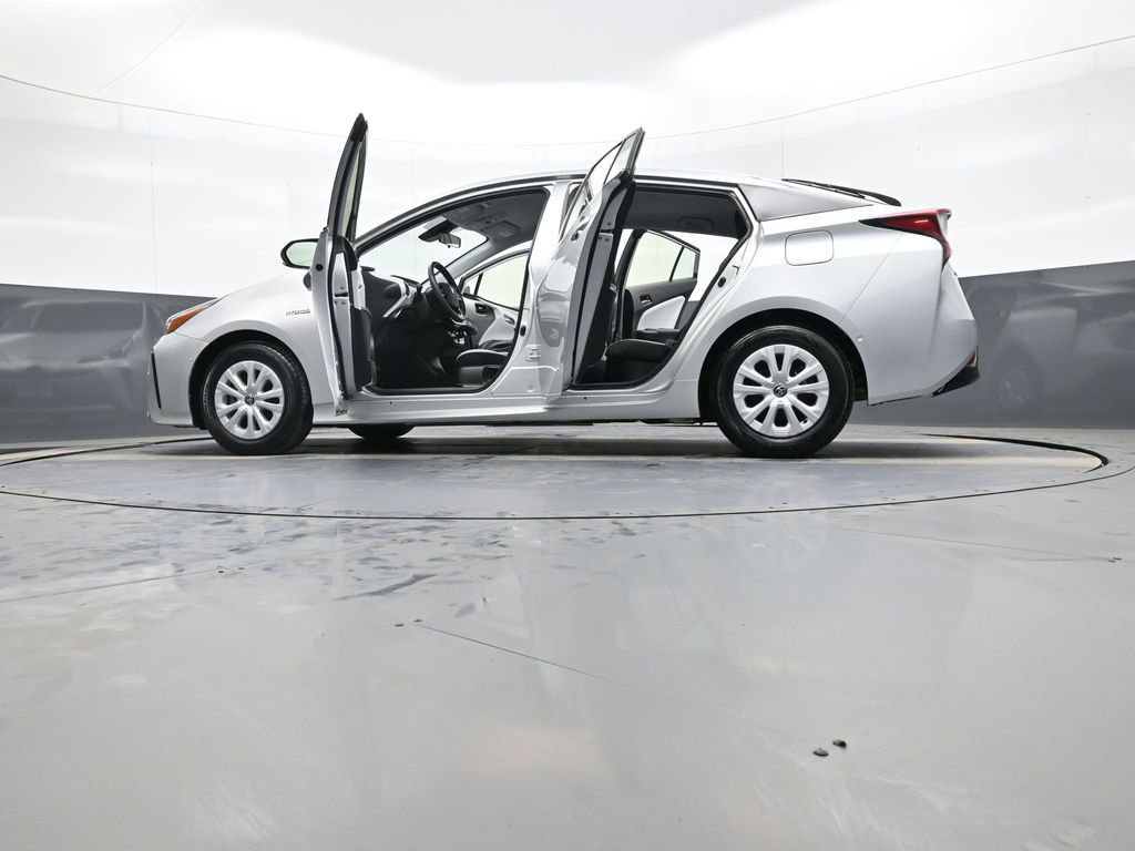 Certified 2022 Toyota Prius LE image 47