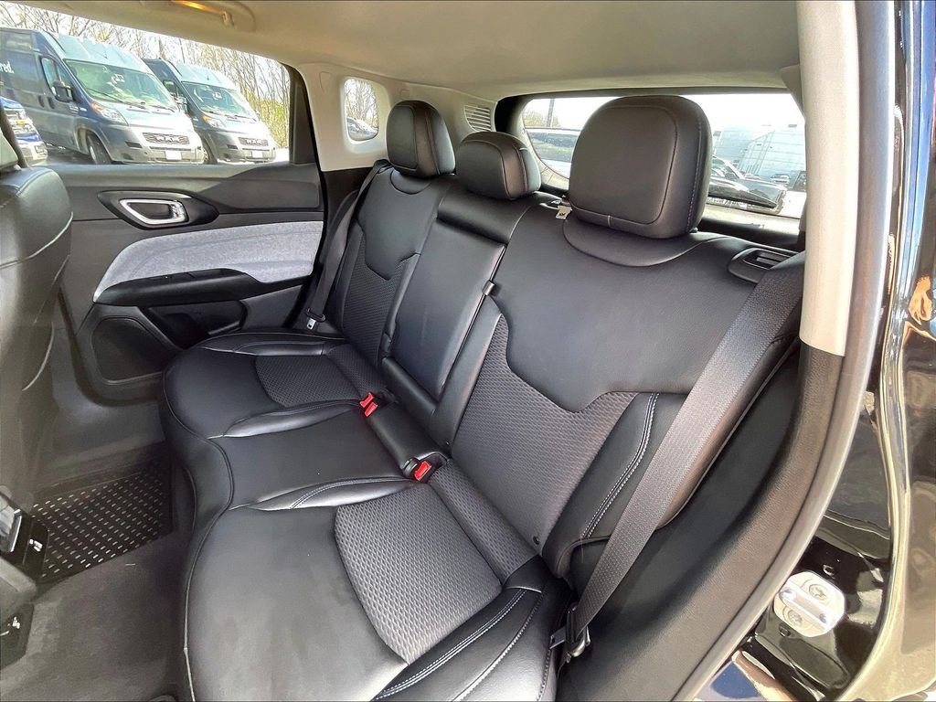 Used 2022 Jeep Compass Latitude w/ Convenience Group AWD/4WD image 14