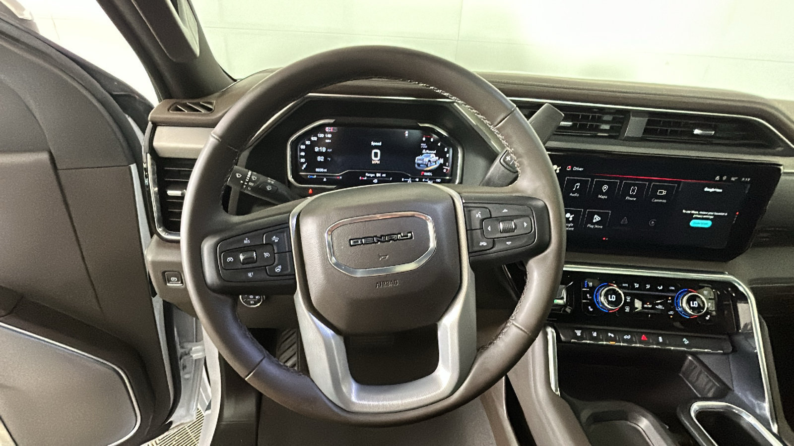 Used 2024 GMC Sierra 2500 Denali w/ Denali Reserve Package AWD/4WD image 18