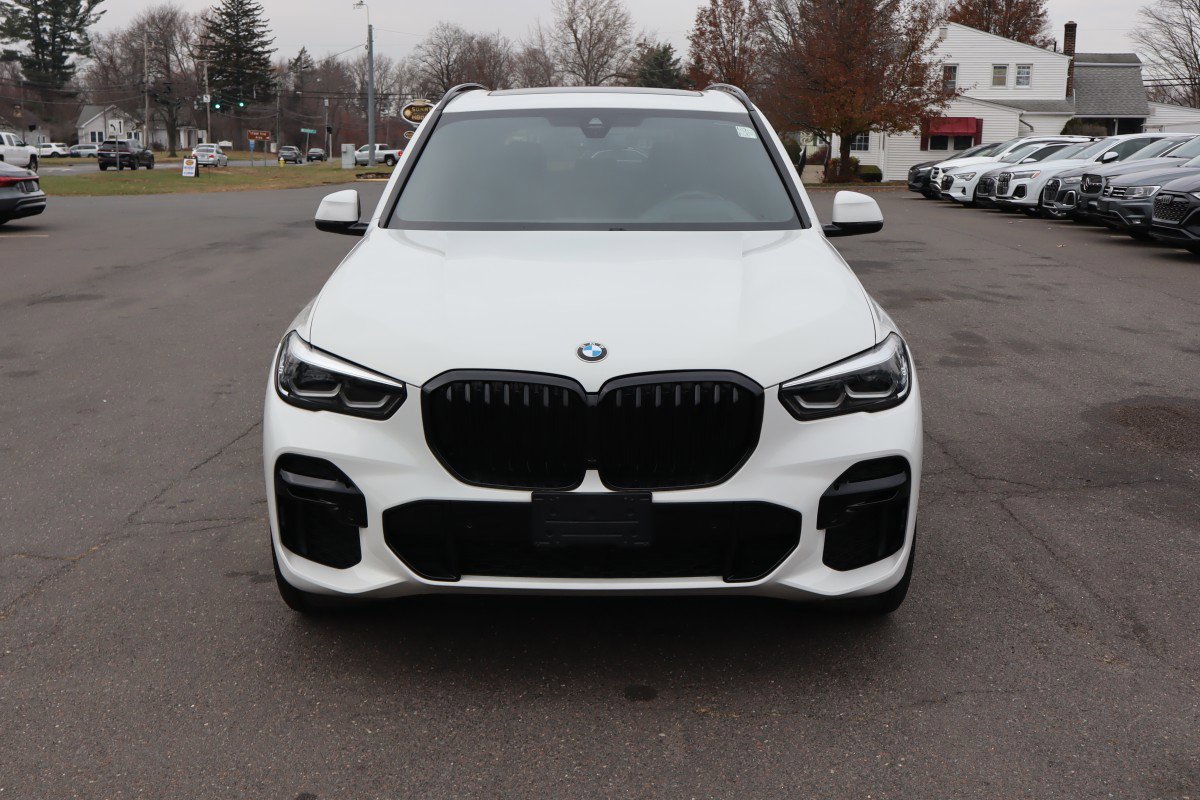 Used 2023 BMW X5 xDrive40i w/ M Sport Package image 2
