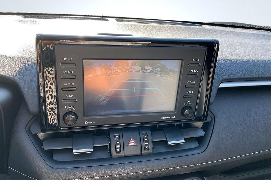 Used 2020 Toyota RAV4 XLE Premium FWD image 16