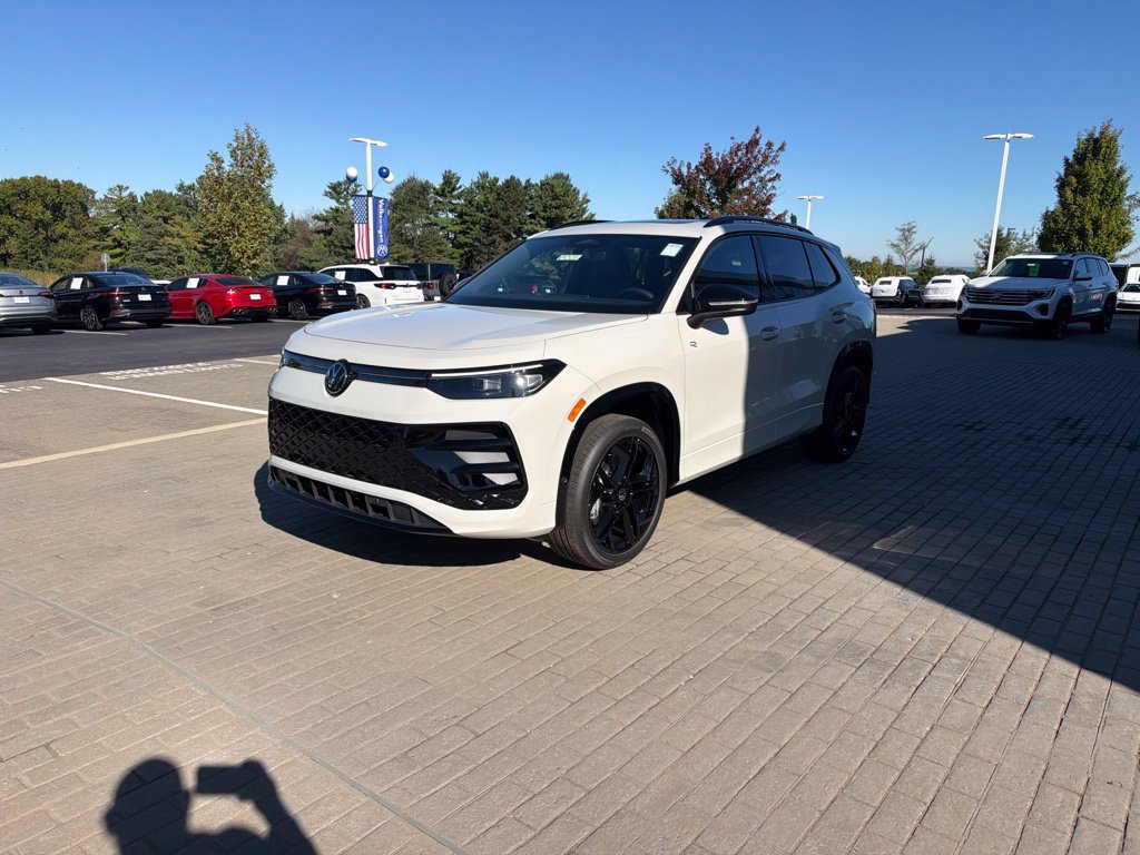 New 2026 Volkswagen Tiguan SE R-Line AWD/4WD image 23