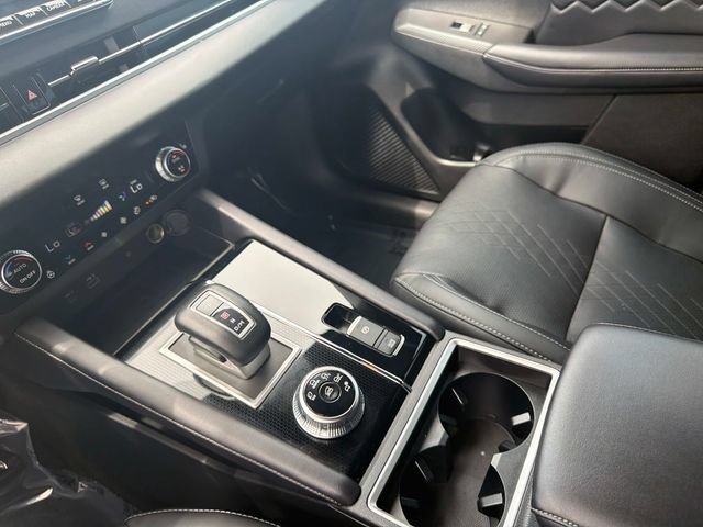 Used 2024 Mitsubishi Outlander SEL FWD image 20