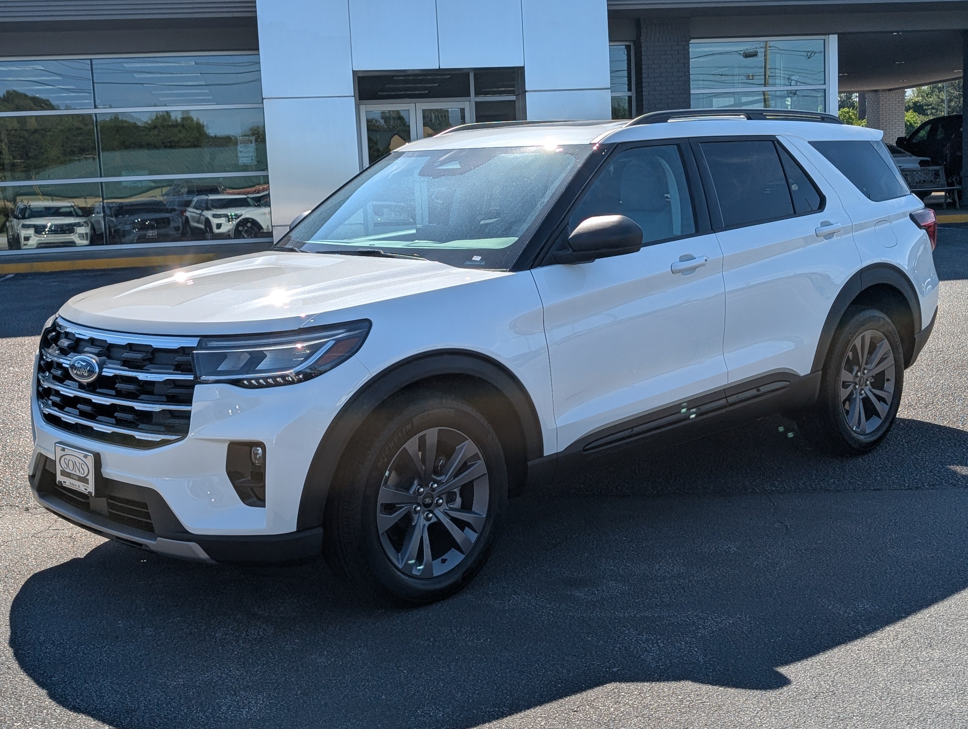New 2026 Ford Explorer Active w/ Active Comfort Package AWD/4WD image 2
