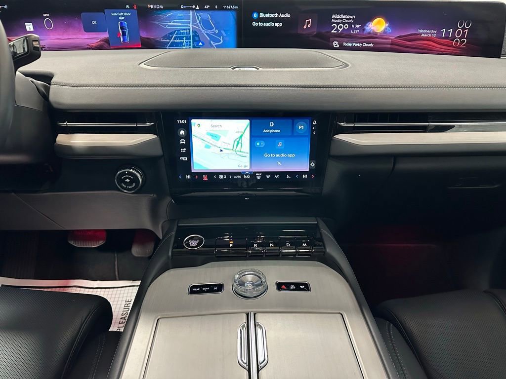 Used 2025 Lincoln Navigator Reserve image 25