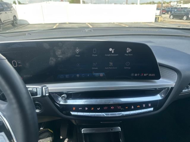 Used 2023 Cadillac Lyriq 2WD image 12