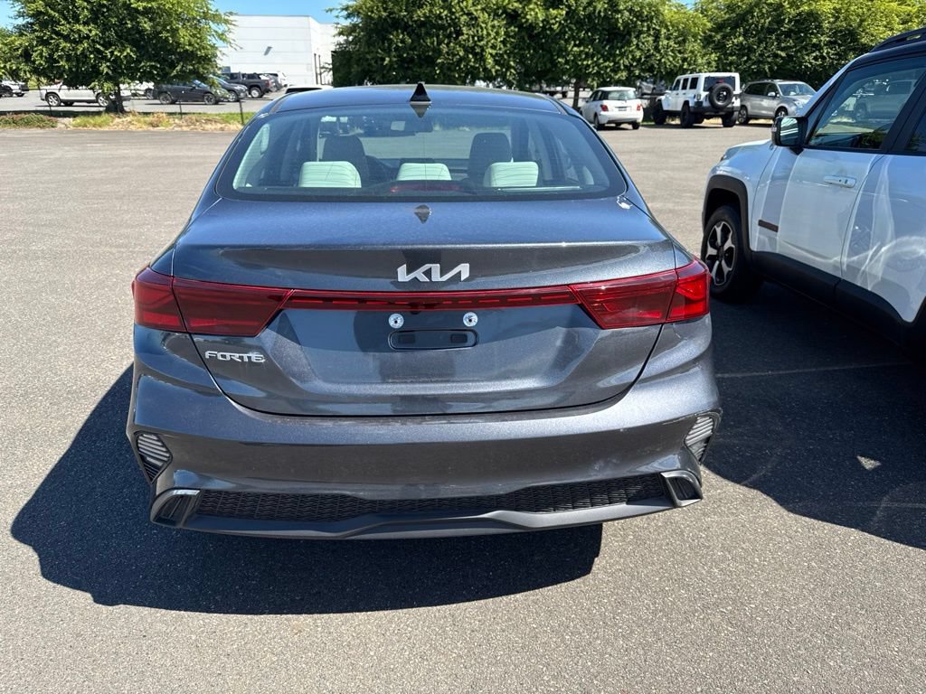 Used 2023 Kia Forte LXS w/ LXS Technology Package FWD image 4
