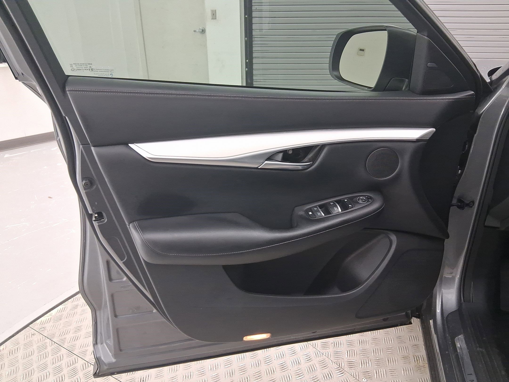 Used 2021 INFINITI QX50 Luxe w/ Appearance Package image 12