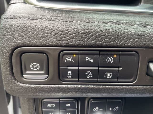 Used 2024 GMC Yukon XL Denali image 25