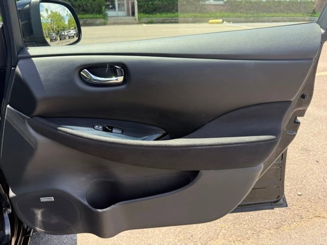 Used 2016 Nissan Leaf SV w/ Premium Package FWD image 33