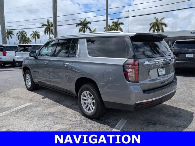 Used 2022 Chevrolet Suburban LT w/ Luxury Package AWD/4WD image 5