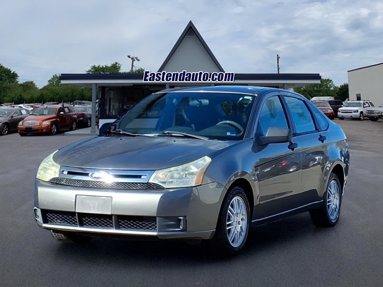 Used 2010 Ford Focus SE image 1