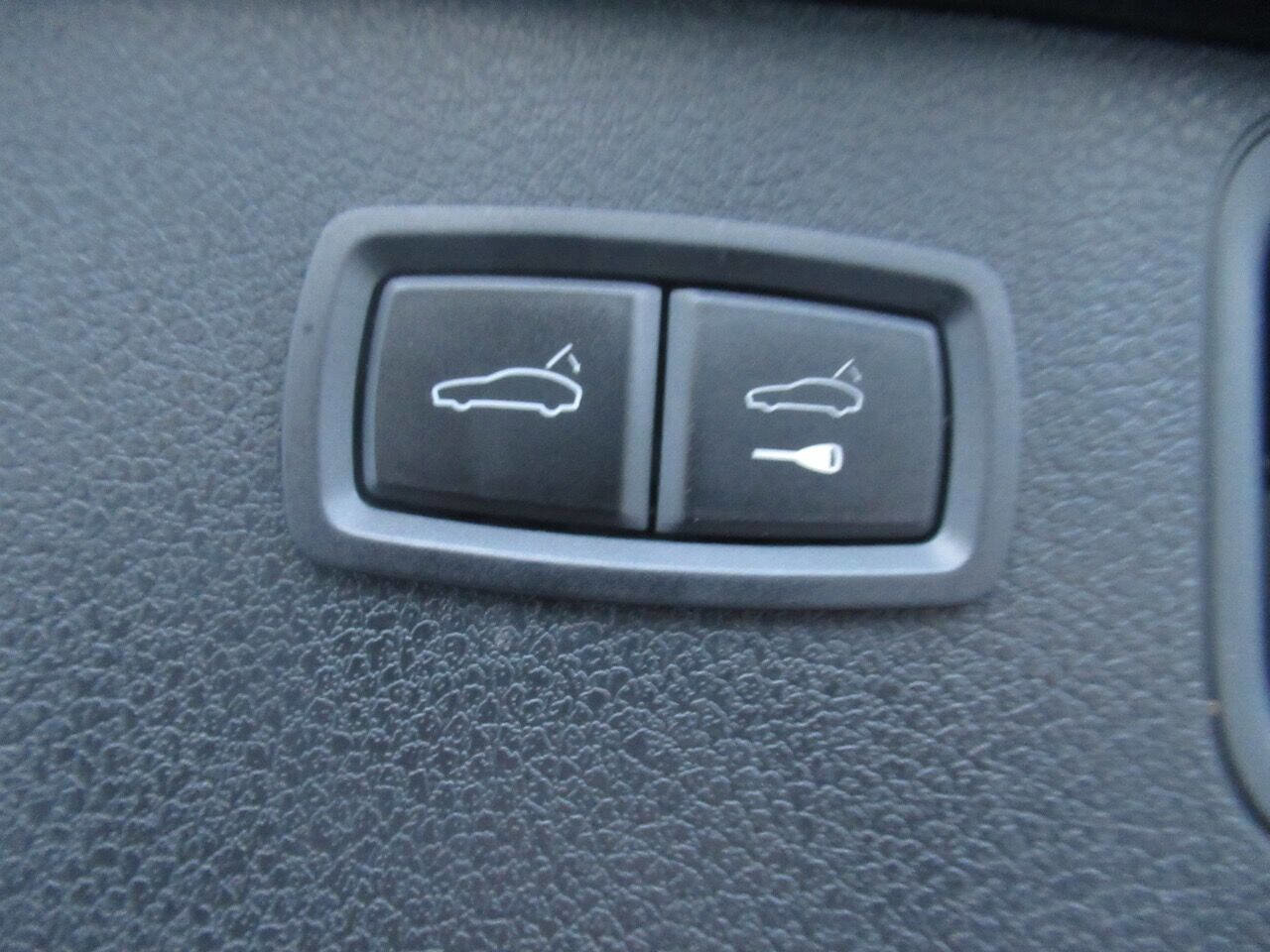 Used 2018 Porsche Macan S image 46