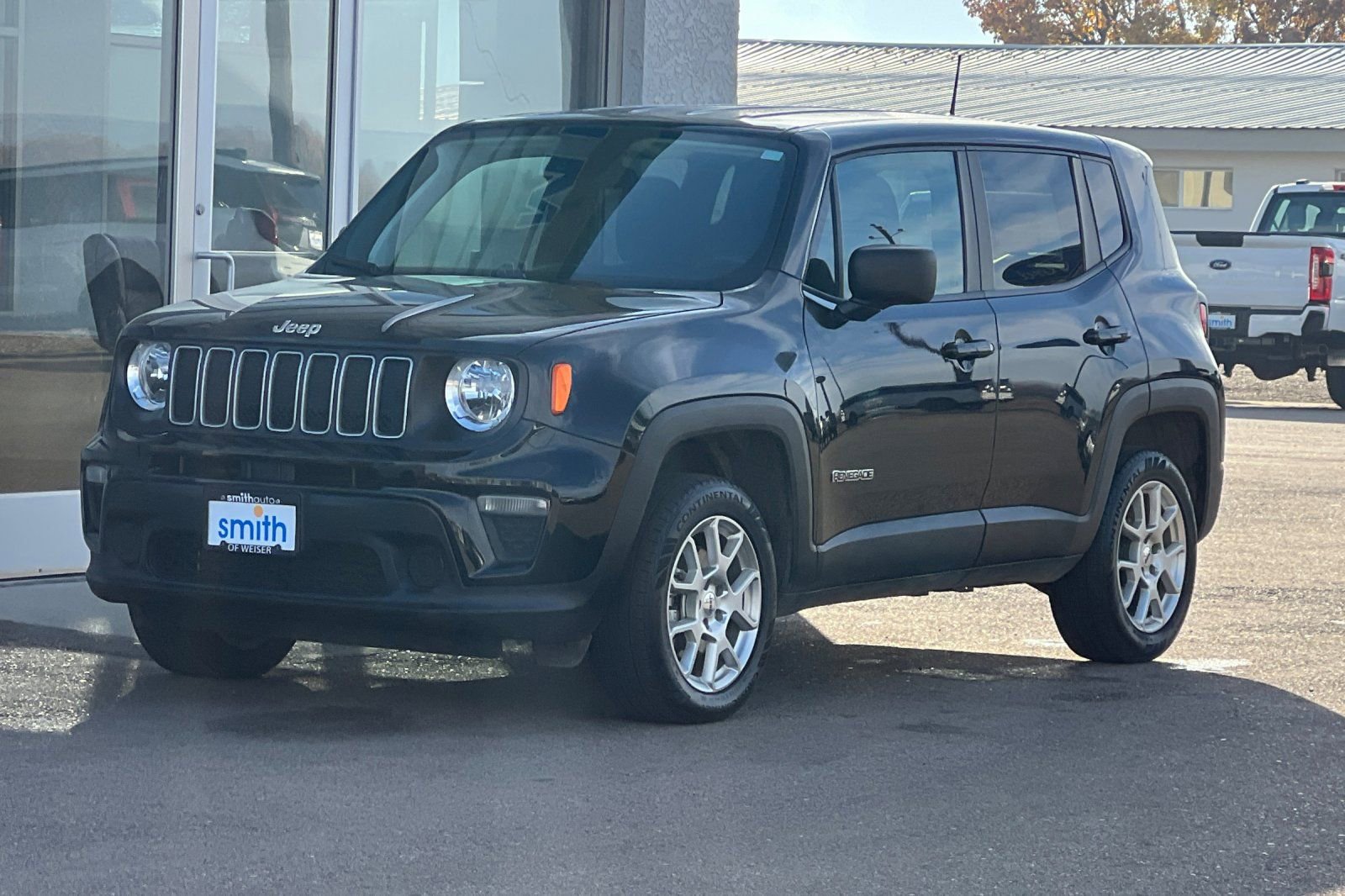 Used 2023 Jeep Renegade Latitude AWD/4WD image 9