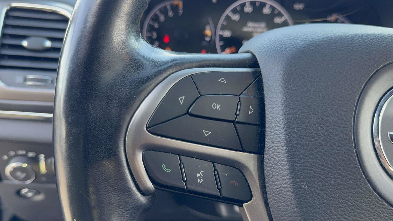 Used 2020 Jeep Grand Cherokee Limited AWD/4WD image 18