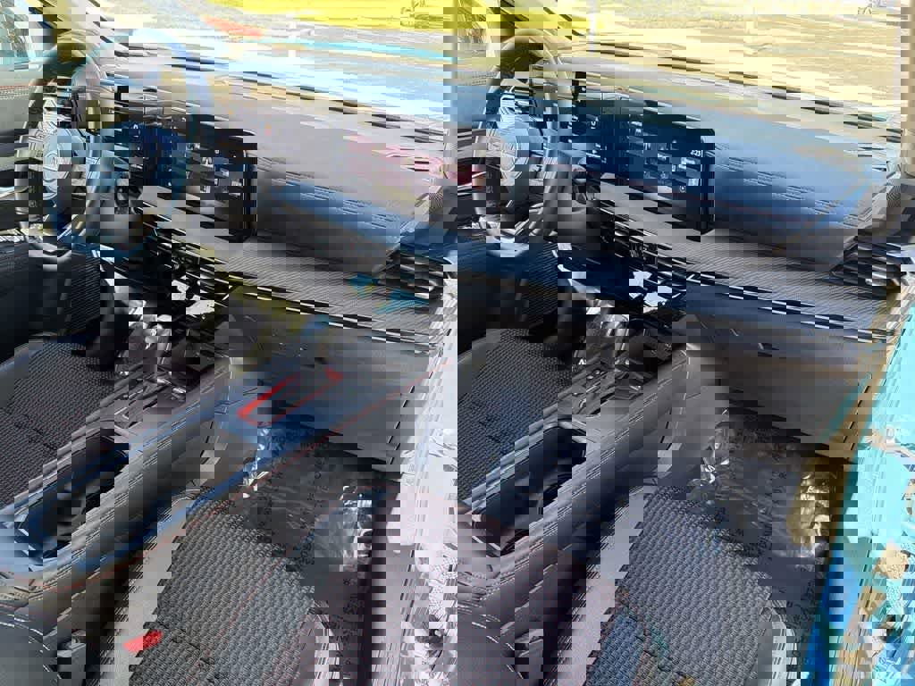 Used 2025 Nissan Kicks SR image 40