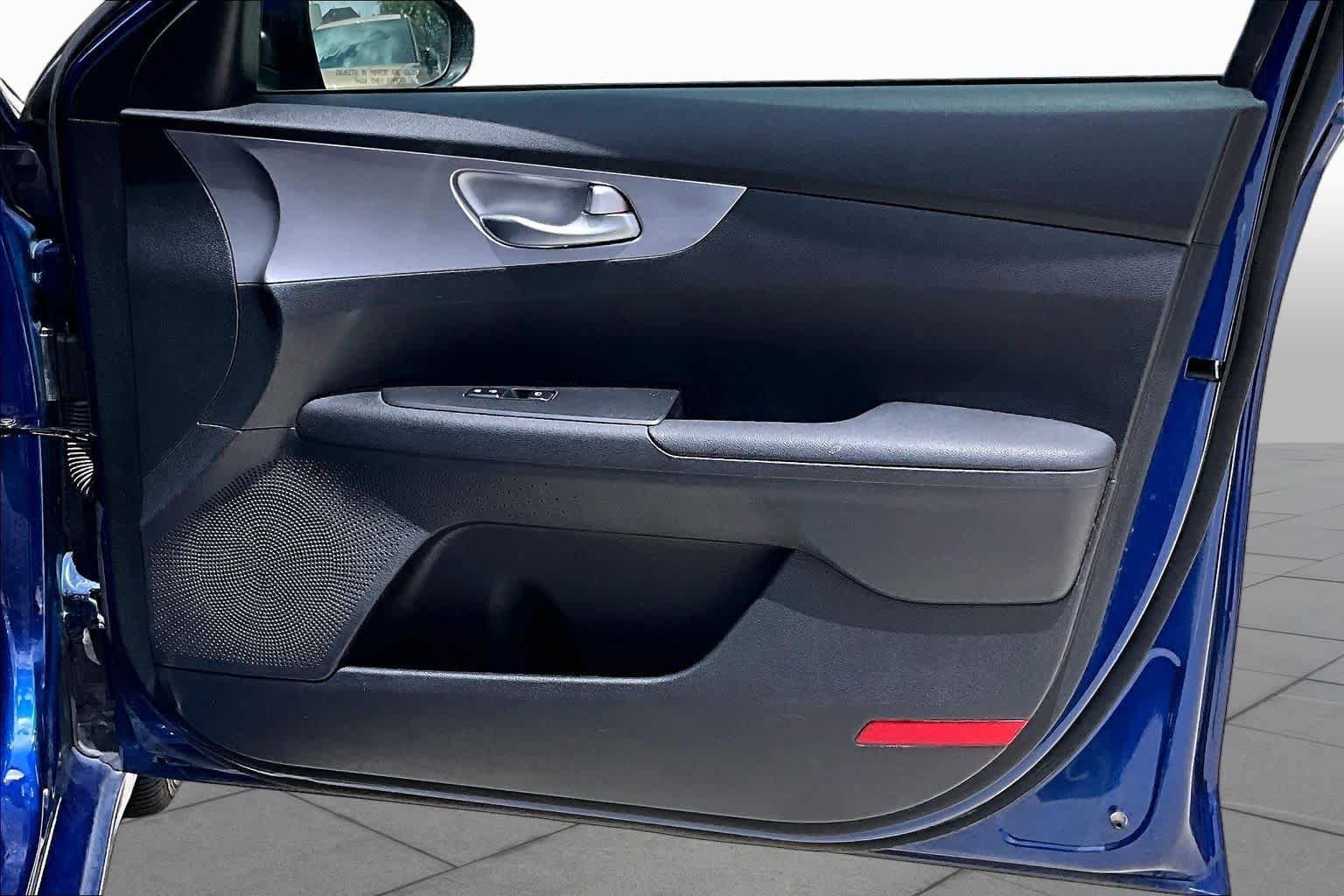 Certified 2022 Kia Forte LXS w/ LXS Technology Package FWD image 20