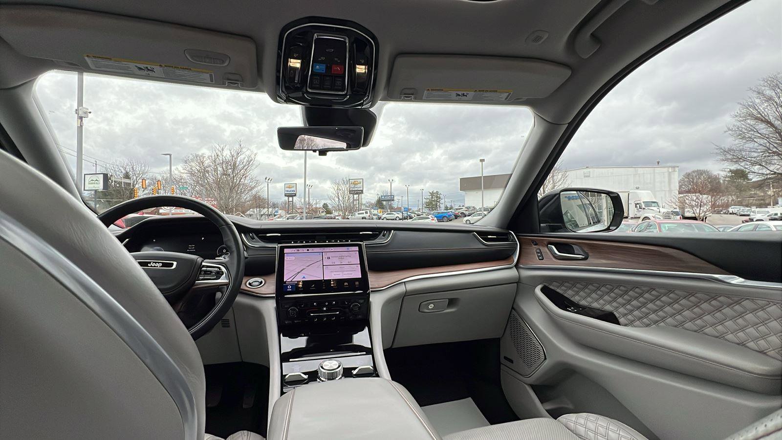 Used 2022 Jeep Grand Cherokee Summit w/ Adv Protech Group IV AWD/4WD image 21