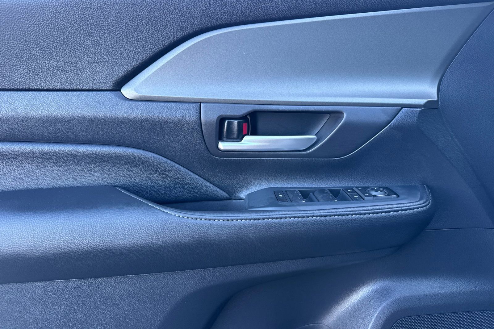 Certified 2025 Toyota Grand Highlander AWD image 13