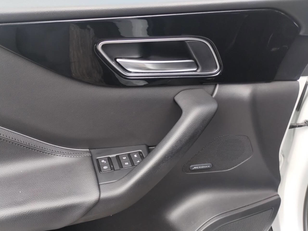 Used 2019 Jaguar F-PACE Premium AWD/4WD image 29