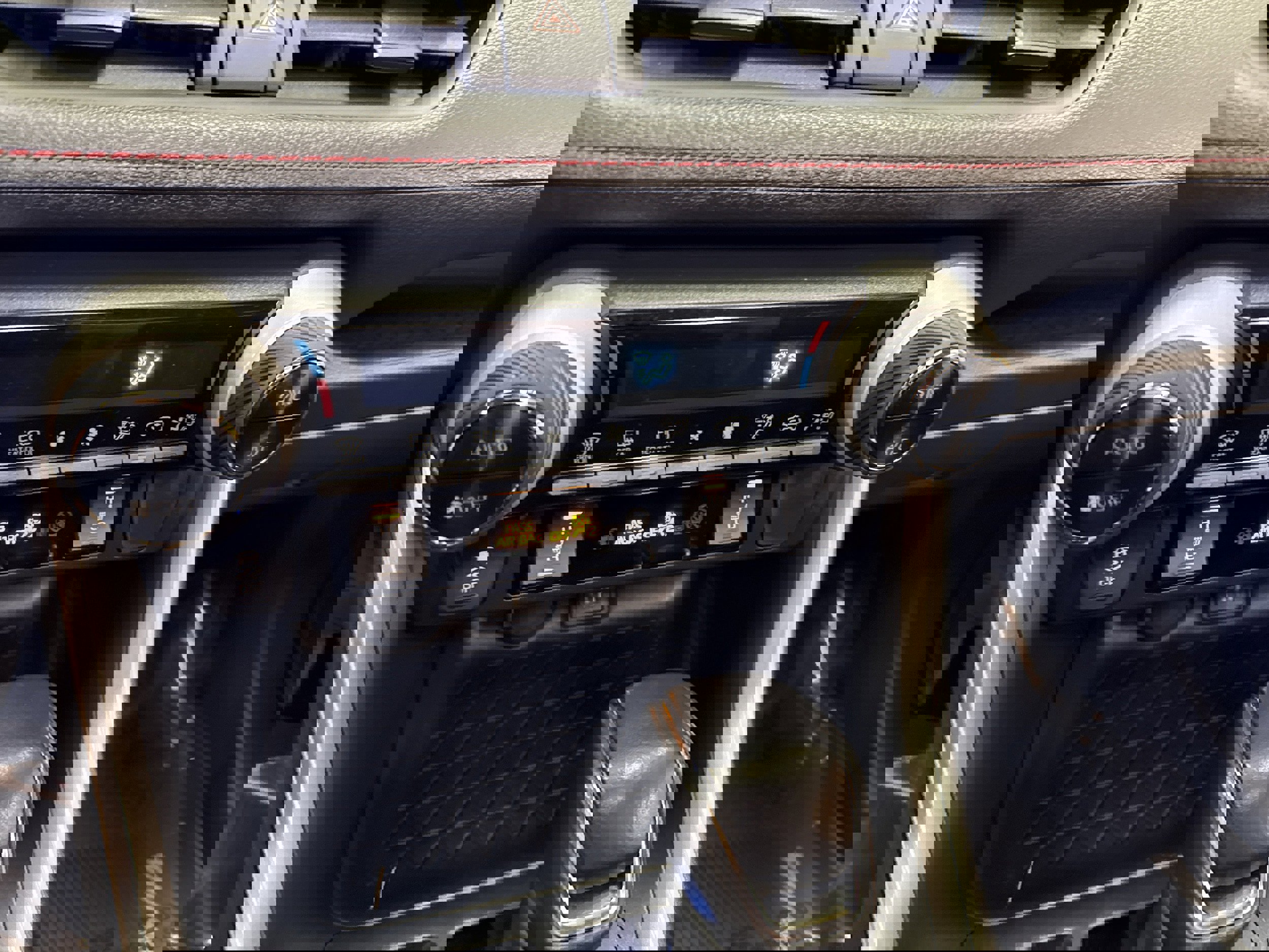 Used 2023 Toyota RAV4 SE w/ Weather & Moonroof Package image 35