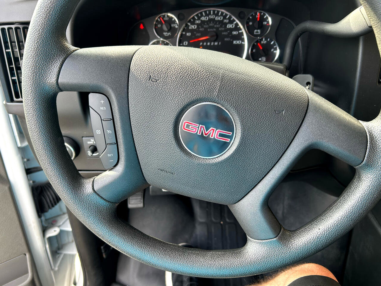 Used 2022 GMC Savana 2500 G2500 Cargo w/ Driver Convenience Package image 11