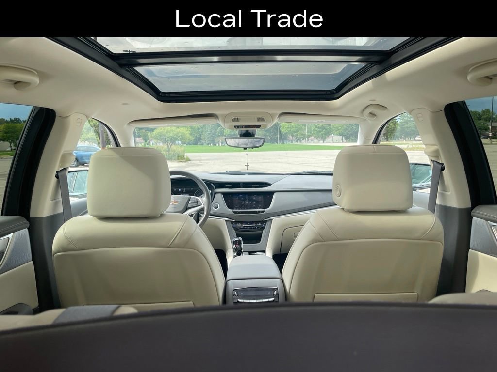 Used 2022 Cadillac XT5 Premium Luxury w/ Technology Package AWD/4WD image 9