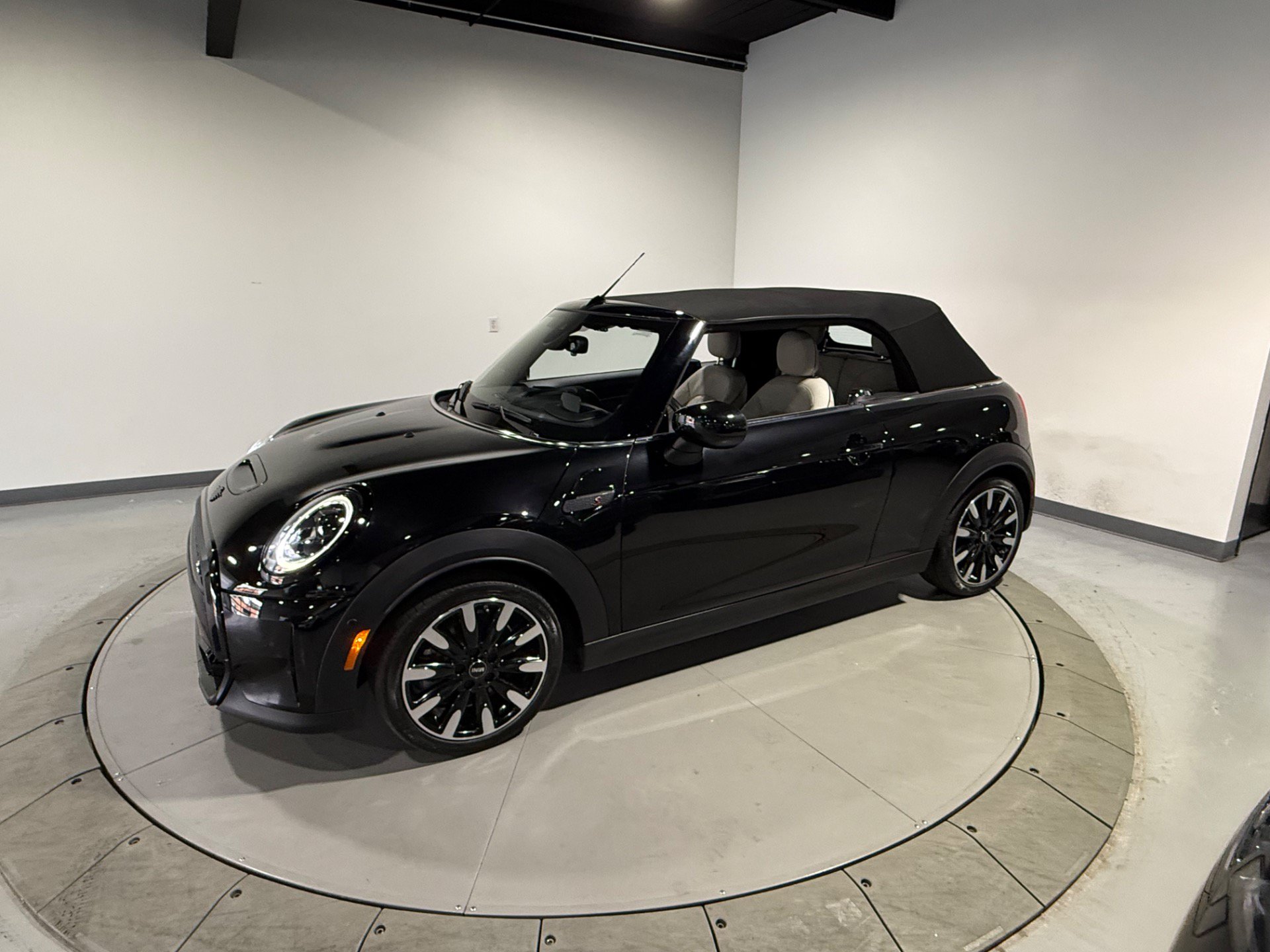 Used 2024 MINI Cooper S FWD image 6