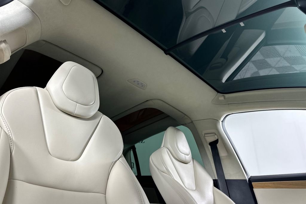 Used 2019 Tesla Model X Long Range image 19