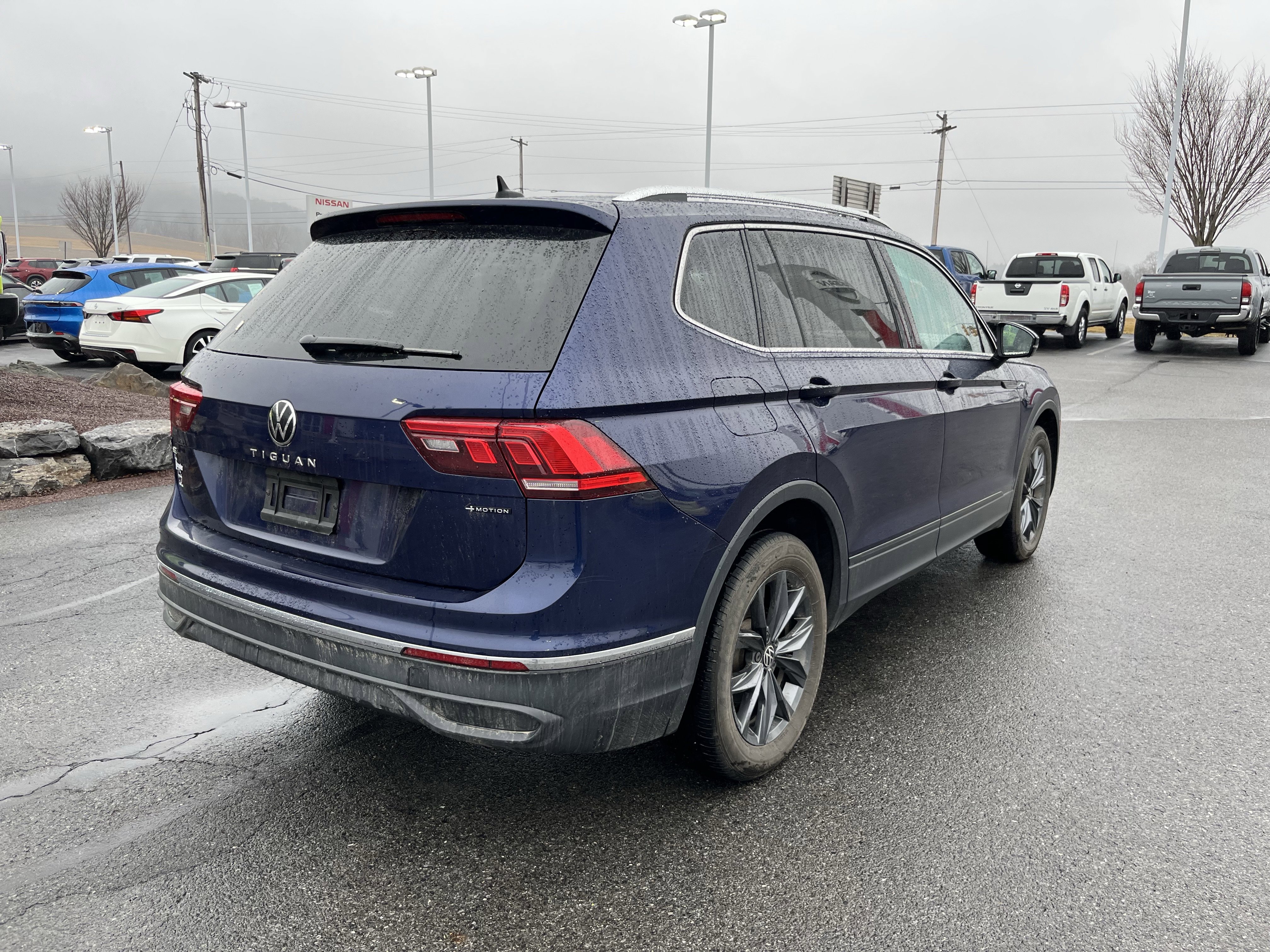 Used 2022 Volkswagen Tiguan SE AWD/4WD image 3