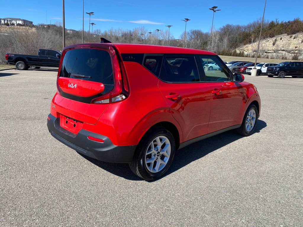 Used 2022 Kia Soul S FWD image 5