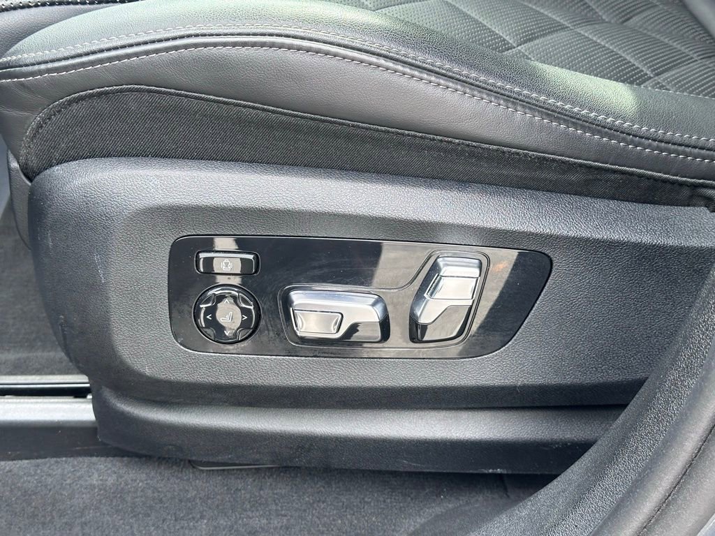 Certified 2025 BMW X6 xDrive40i image 15