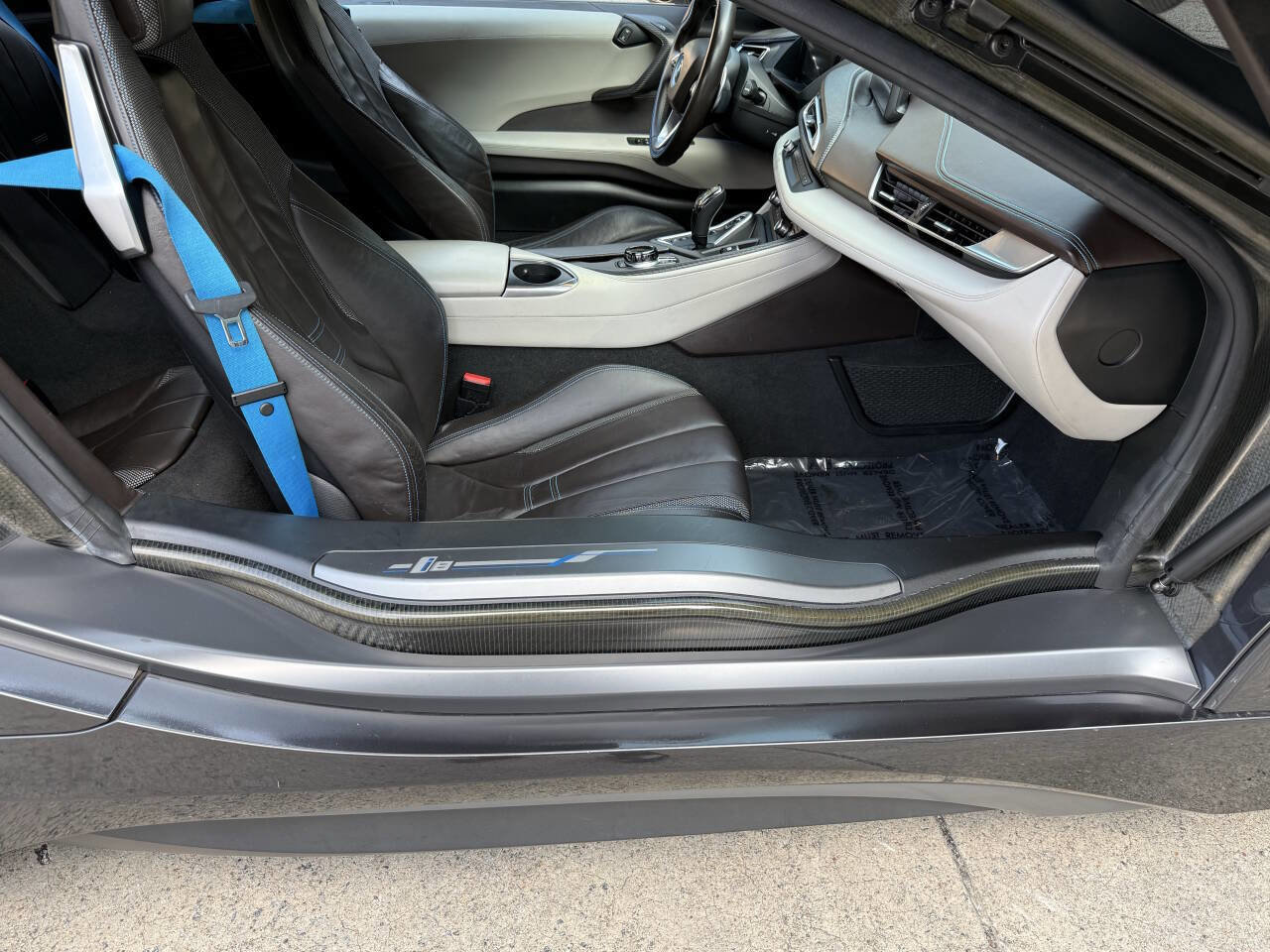Used 2019 BMW i8 Coupe image 17