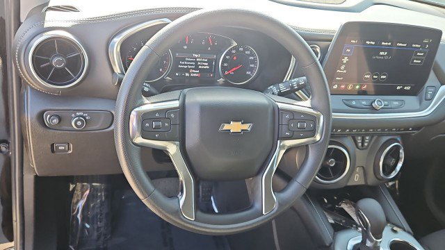 Used 2025 Chevrolet Blazer LT image 11