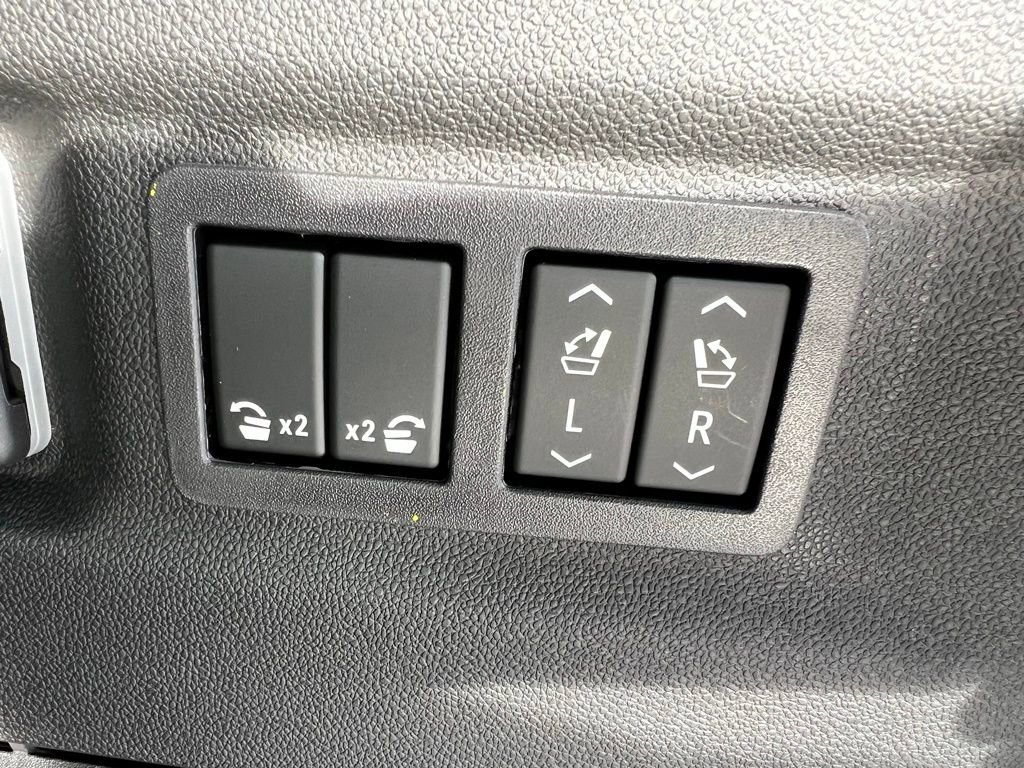 New 2026 Chevrolet Suburban Premier image 20