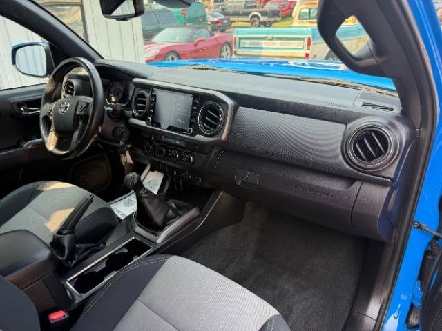 Used 2021 Toyota Tacoma TRD Off-Road w/ Blackout Package (TMS) AWD/4WD image 11
