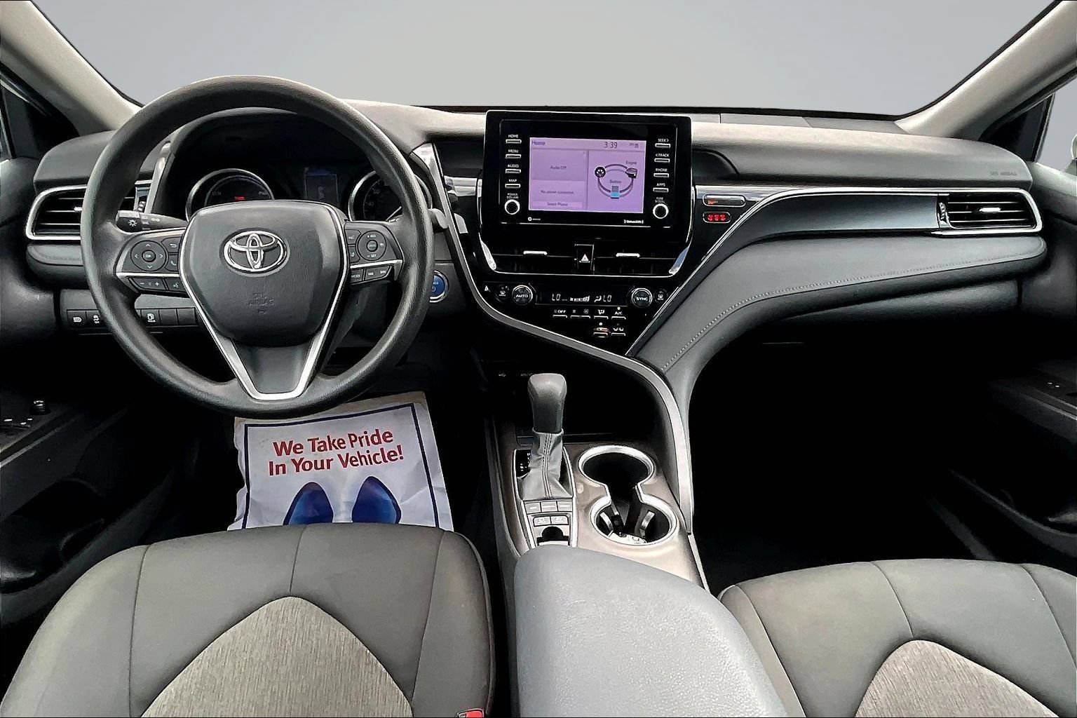 Used 2022 Toyota Camry LE FWD image 6