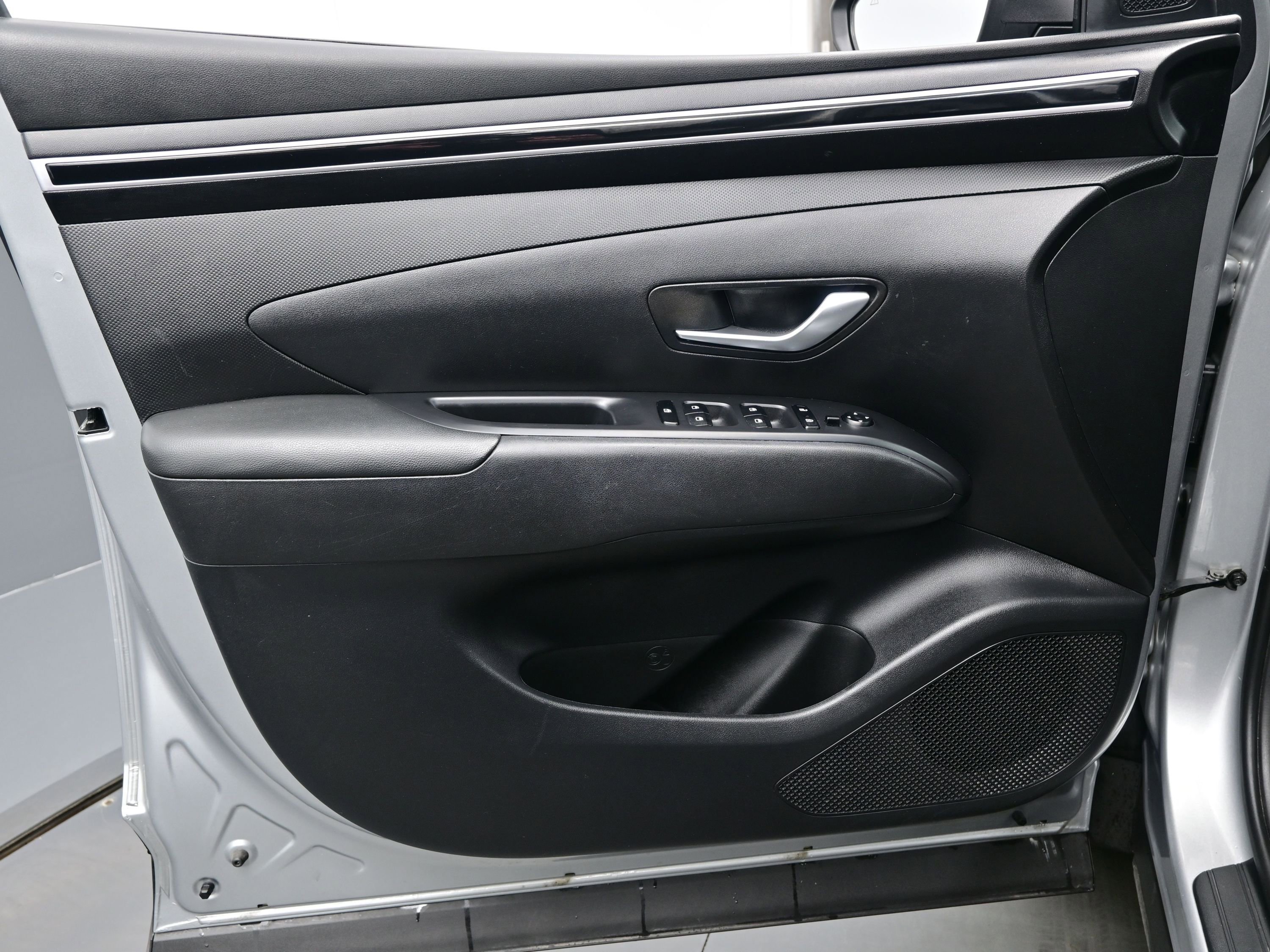 Used 2023 Hyundai Tucson SE AWD/4WD image 9