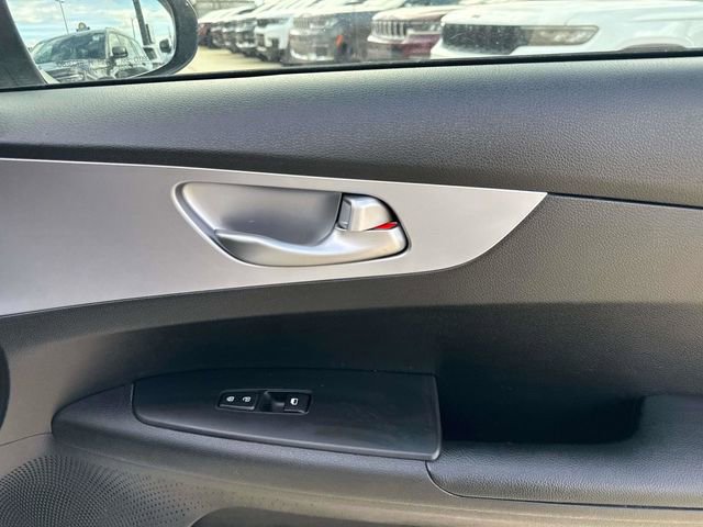 Used 2022 Kia Forte FE image 19