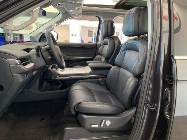 New 2027 Lincoln Navigator Reserve AWD/4WD image 19